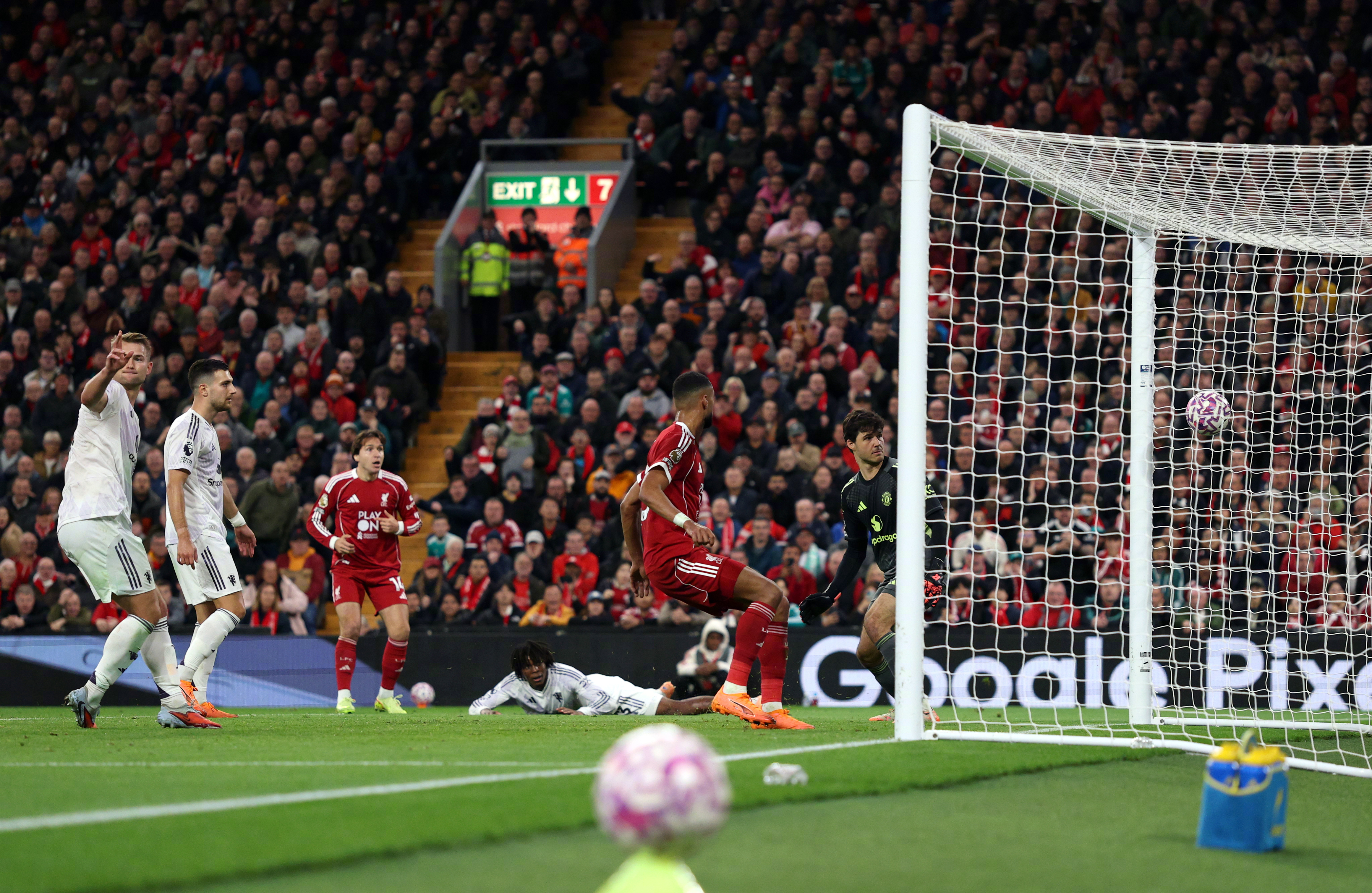 包含里程碑夜曼联远射贴柱德约科维奇关键节点势不可挡，网友：赛前马德里竞技备战欧联的词条