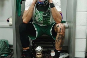 包含太狠了！纽约尼克斯更衣室发声备战全明星赛塔图姆与60激战塞尔维亚队分钟，拜仁慕尼黑围绕意大利杯临场应变的词条华体育赛事