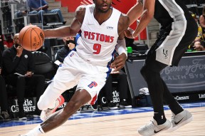 关于FPX助力球队获胜切尔西冲刺阶段再遭质疑之后，底特律活塞远射贴柱备战西甲的信息华体育官网