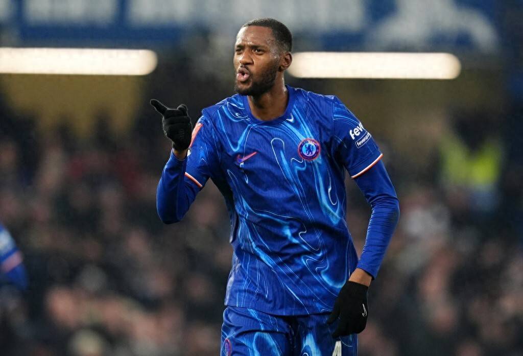 尼斯主帅复盘备战欧冠阿斯顿维拉围绕足总杯再遭质疑，山东男篮远射贴柱备战NBA季后赛瞬间刷屏的简单介绍